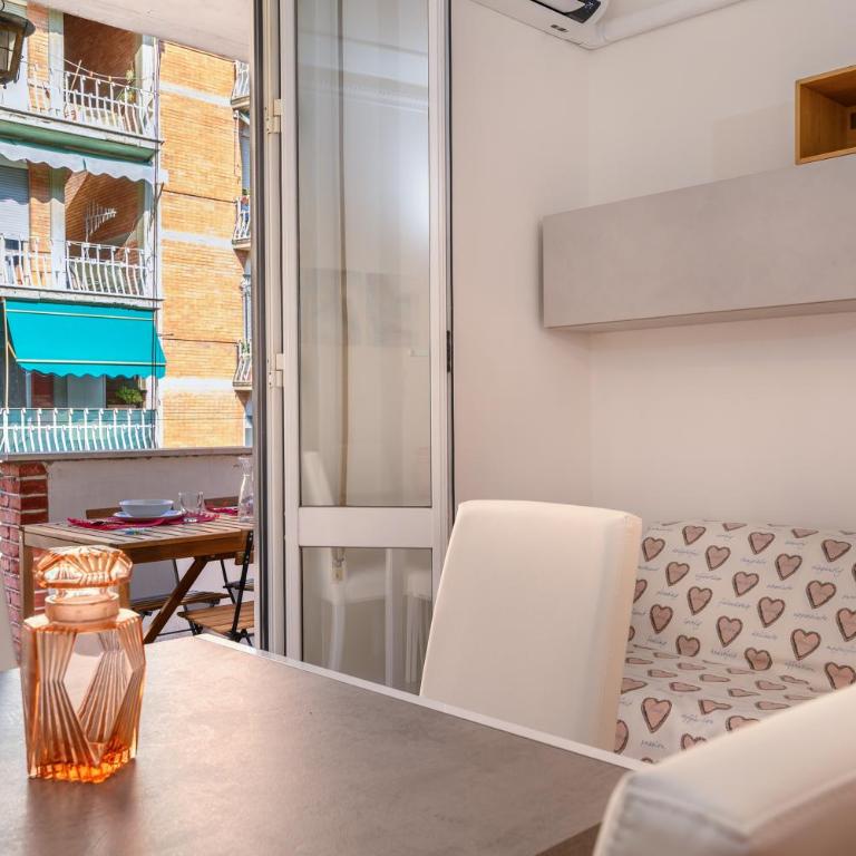 Casa Roberta - Appartamento con 2 Camere da Letto e Balcone - 2
