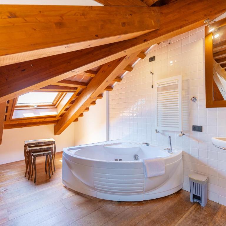 Luxury penthouse with terrace - Two-Bedroom Apartment - 7