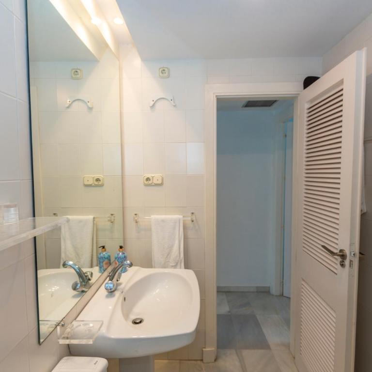 Valverde - Two-Bedroom Apartment - 31
