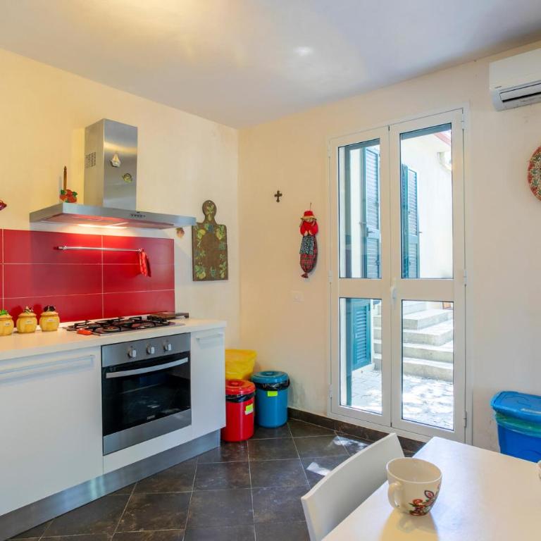 Amazing Home In Ragusa With Indoor Swimming Pool - Casa Vacanze con 4 Camere da Letto - 3