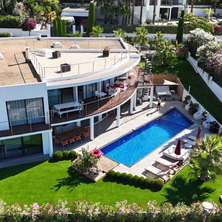Grande Villa 350 M2, piscine chauffée vue mer et collines, CAVALAIRE sur mer, 10 personnes - Villa avec Piscine Privée - 2
