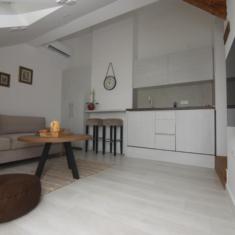 Sarajka - One-Bedroom Apartment - 9