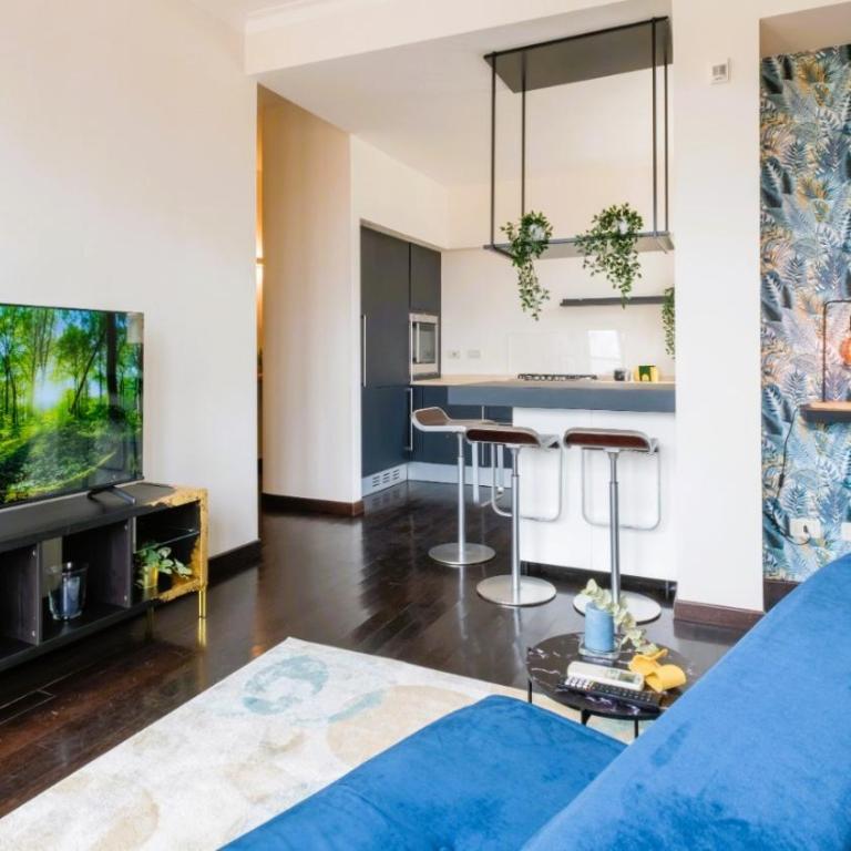 Elegant Penthouse With A View Of The Two Towers And Piazza Maggiore - One-Bedroom Apartment - 8