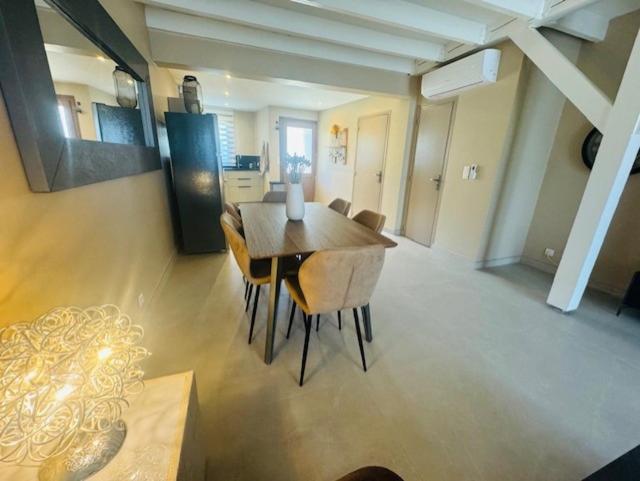 Lou Figoun - Two-Bedroom House - 10