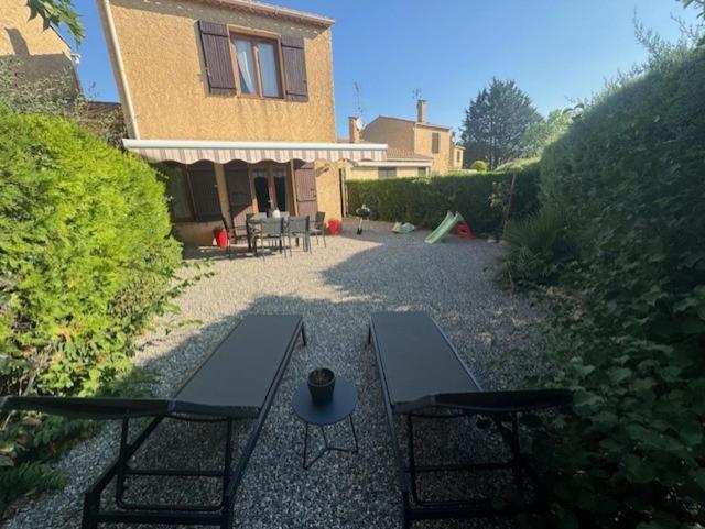Lou Figoun - Two-Bedroom House - 13
