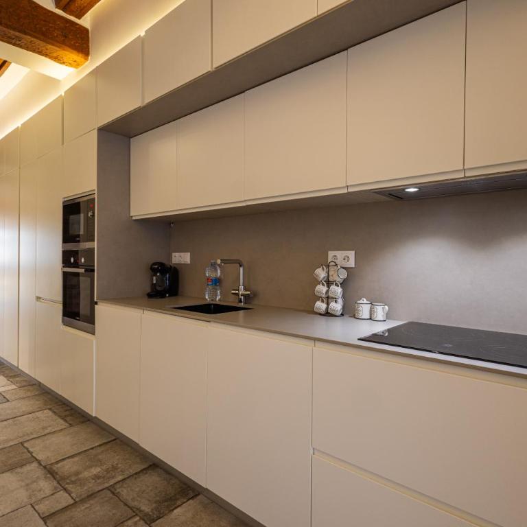 FLORIT FLATS - CENTER MODERN 1BR 2Bth TERRACE WI-FI AC - Apartment - 6