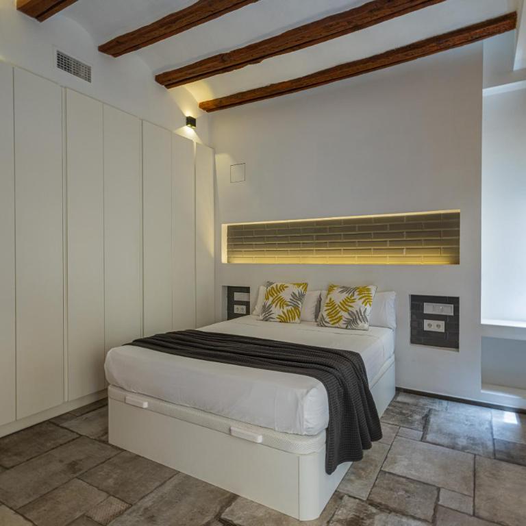 FLORIT FLATS - CENTER MODERN 1BR 2Bth TERRACE WI-FI AC - Apartment - 5