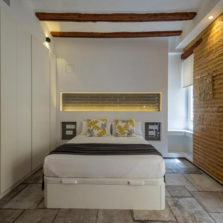 FLORIT FLATS - CENTER MODERN 1BR 2Bth TERRACE WI-FI AC - Apartment - 20
