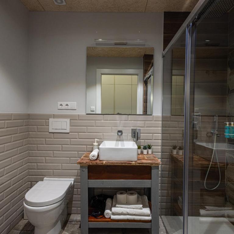 FLORIT FLATS - CENTER MODERN 1BR 2Bth TERRACE WI-FI AC - Apartment - 19