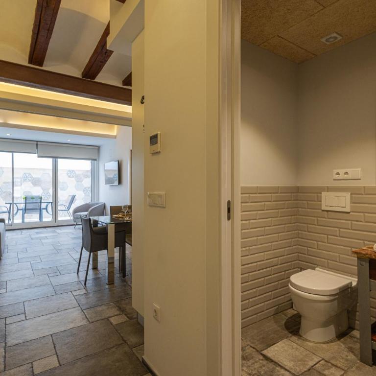 FLORIT FLATS - CENTER MODERN 1BR 2Bth TERRACE WI-FI AC - Apartment - 30