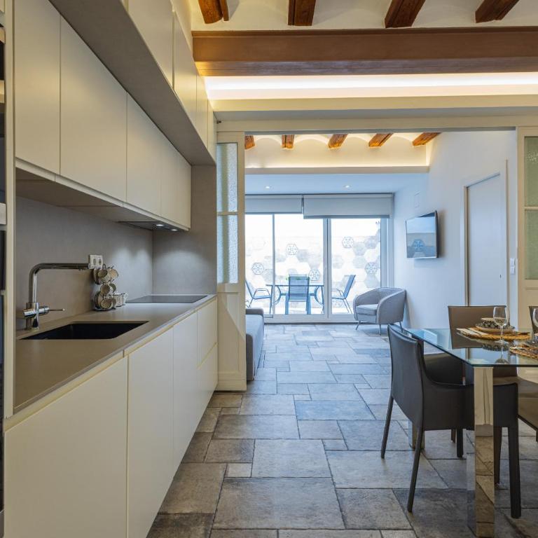 FLORIT FLATS - CENTER MODERN 1BR 2Bth TERRACE WI-FI AC - Apartment - 31