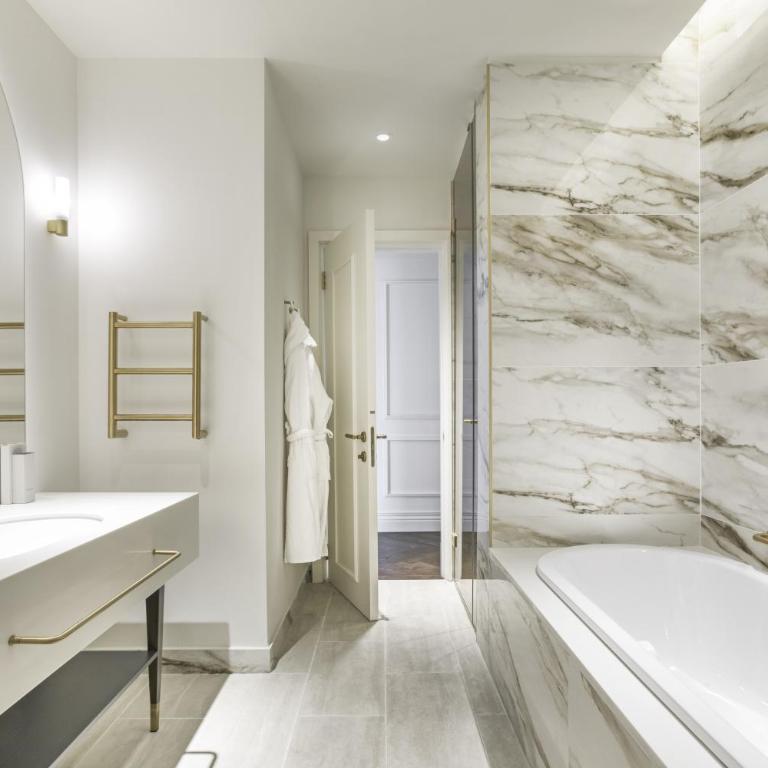 InterContinental Rome Ambasciatori Palace by IHG - One-Bedroom Suite with Balcony and View - 4