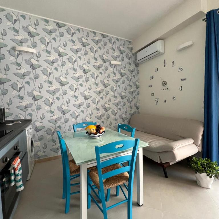 BURMARIA APARTMENT and ROOM with garden and jacuzzi - One-Bedroom Apartment - 12