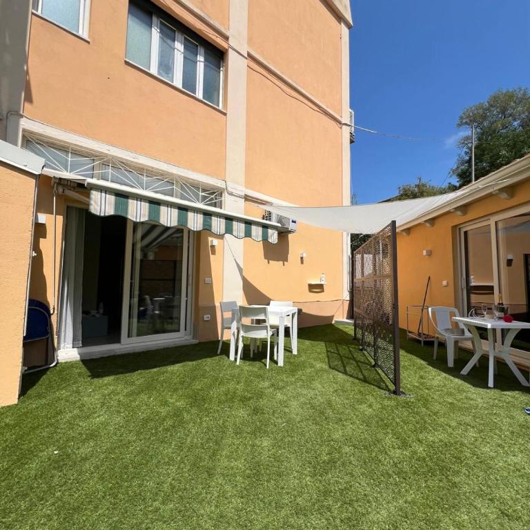 BURMARIA APARTMENT and ROOM with garden and jacuzzi - One-Bedroom Apartment - 21