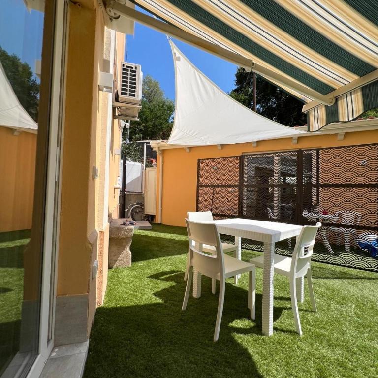 BURMARIA APARTMENT and ROOM with garden and jacuzzi - One-Bedroom Apartment - 22
