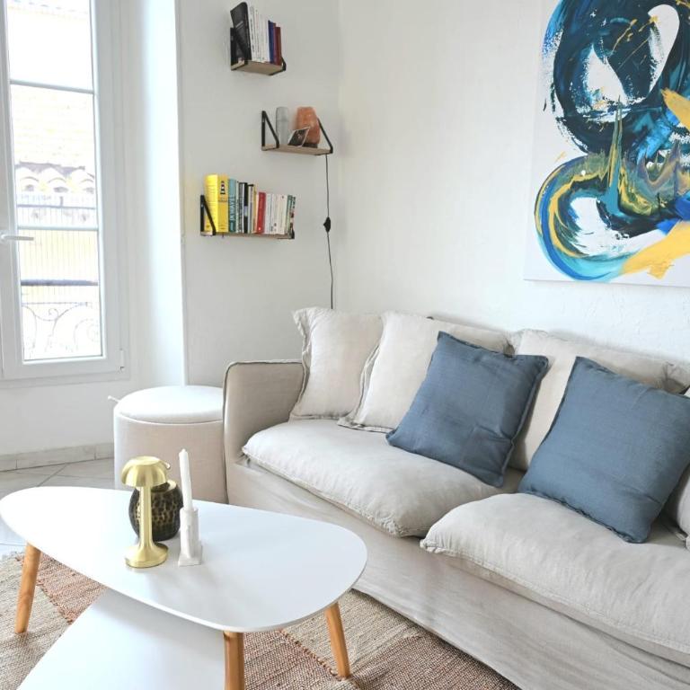 The Seaside Serenity - Air-Conditioned Bay-View Apartment with Terrace, Heart of Villefranche Old Town - Appartement 2 Chambres - 9