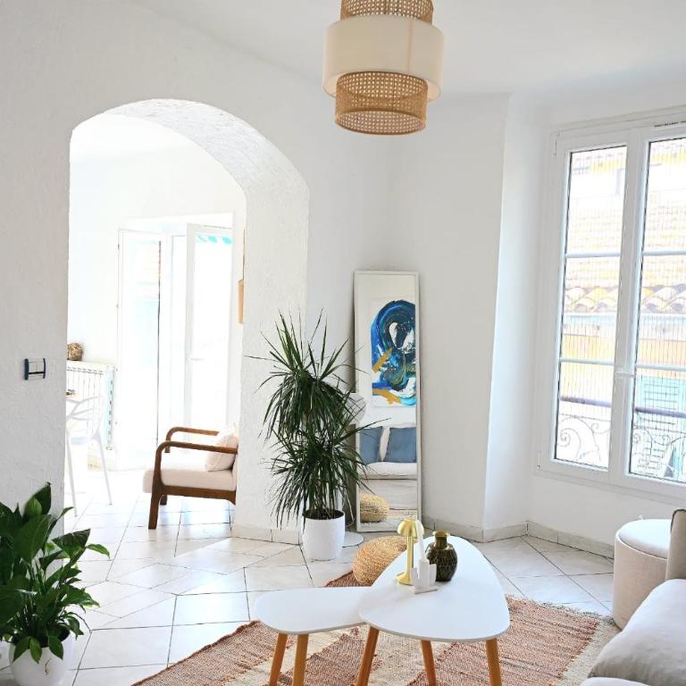 The Seaside Serenity - Air-Conditioned Bay-View Apartment with Terrace, Heart of Villefranche Old Town - Appartement 2 Chambres - 1