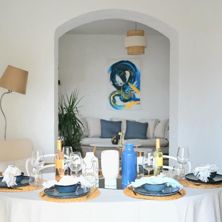 The Seaside Serenity - Air-Conditioned Bay-View Apartment with Terrace, Heart of Villefranche Old Town - Appartement 2 Chambres - 7