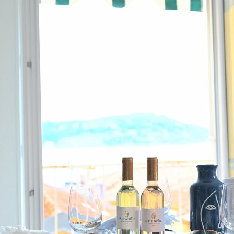The Seaside Serenity - Air-Conditioned Bay-View Apartment with Terrace, Heart of Villefranche Old Town - Appartement 2 Chambres - 3