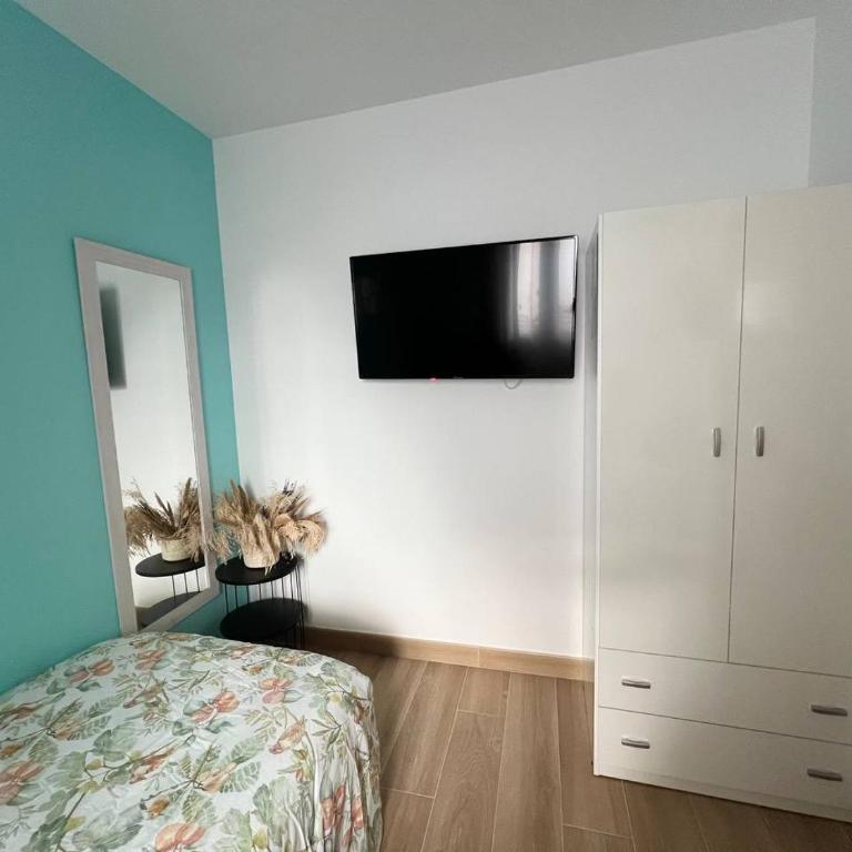 Pensión Alicante Bergez - Single Room with Shared Bathroom - 3
