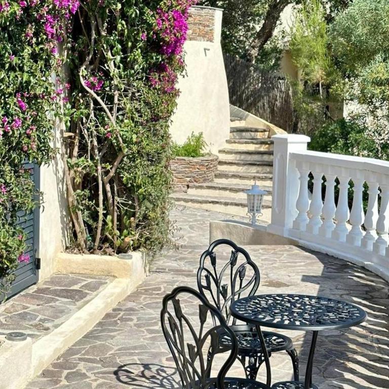Villa moderne 6 CH pour 12 avec piscine privée, clim et parking aux Issambres - FR-1-768-24 - Villa - 7