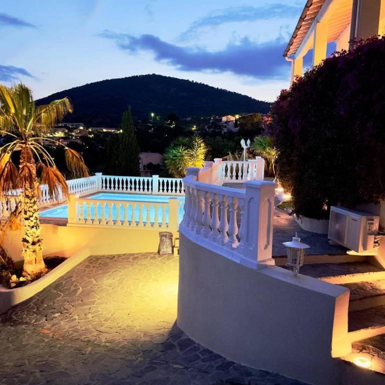 Villa moderne 6 CH pour 12 avec piscine privée, clim et parking aux Issambres - FR-1-768-24 - Villa - 8