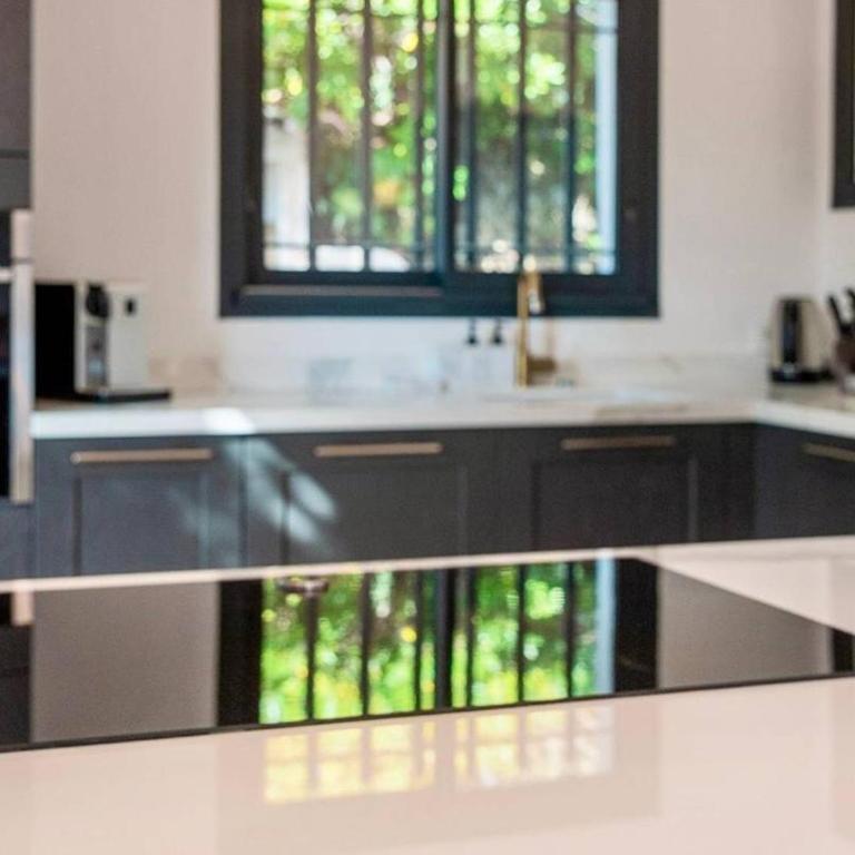 Villa moderne 6 CH pour 12 avec piscine privée, clim et parking aux Issambres - FR-1-768-24 - Villa - 13