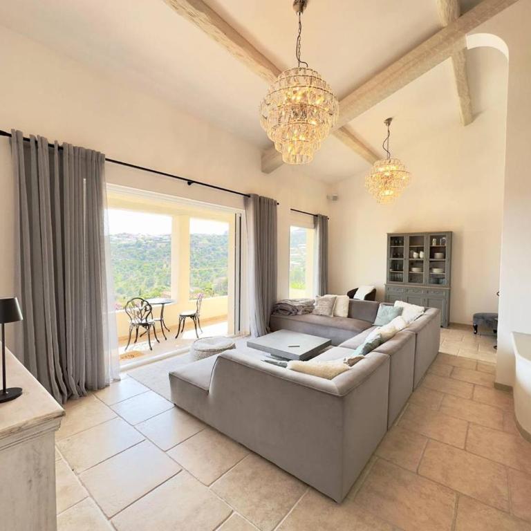 Villa moderne 6 CH pour 12 avec piscine privée, clim et parking aux Issambres - FR-1-768-24 - Villa - 14