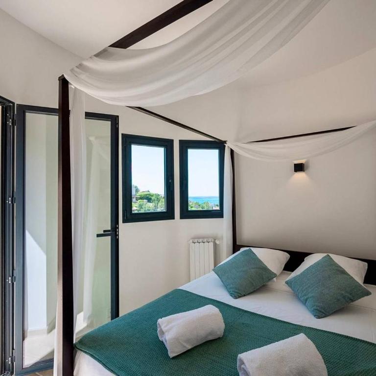 Villa moderne 6 CH pour 12 avec piscine privée, clim et parking aux Issambres - FR-1-768-24 - Villa - 18