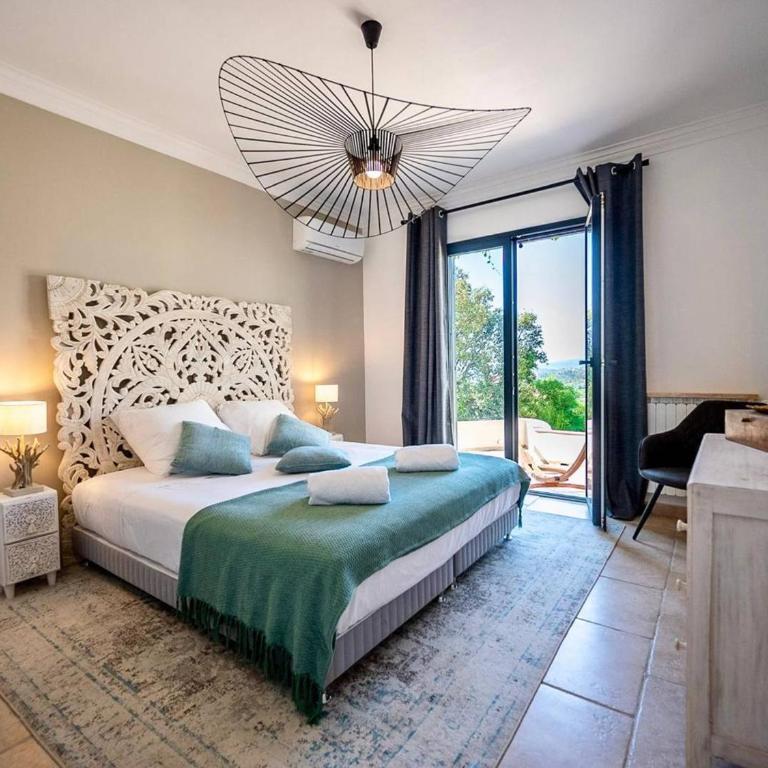 Villa moderne 6 CH pour 12 avec piscine privée, clim et parking aux Issambres - FR-1-768-24 - Villa - 19