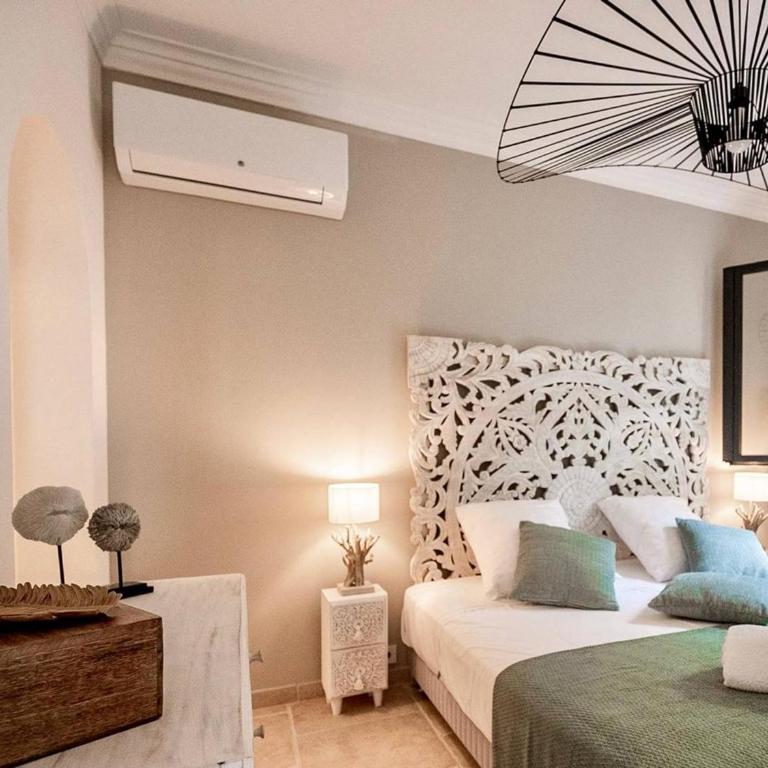 Villa moderne 6 CH pour 12 avec piscine privée, clim et parking aux Issambres - FR-1-768-24 - Villa - 22