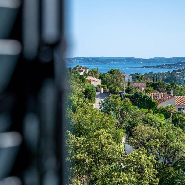 Villa moderne 6 CH pour 12 avec piscine privée, clim et parking aux Issambres - FR-1-768-24 - Villa - 29