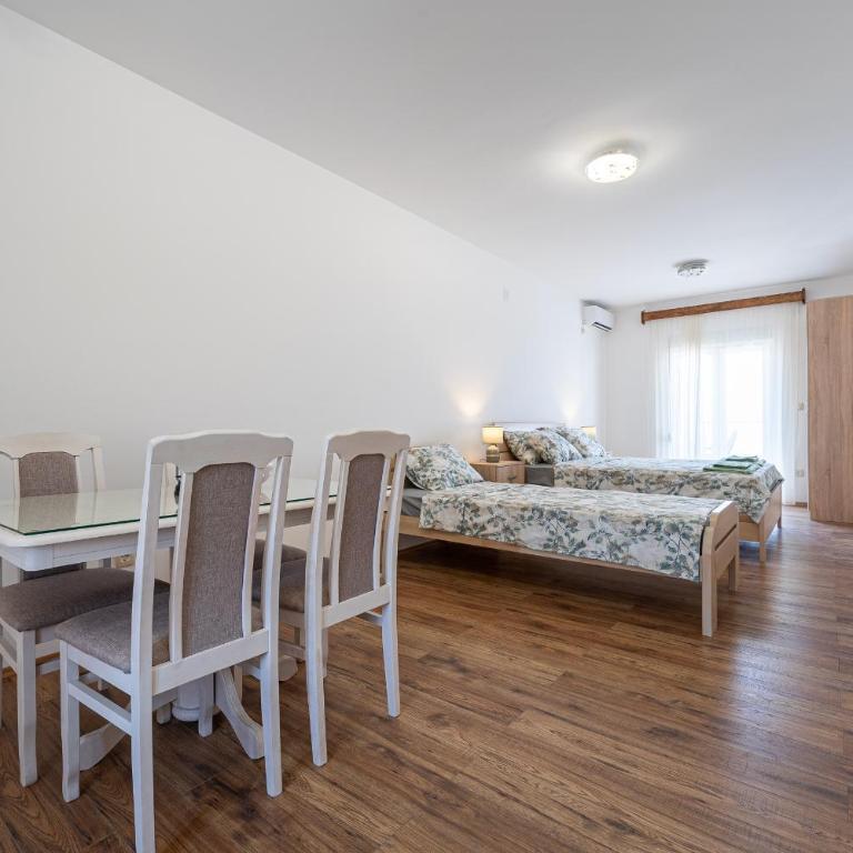 Four Seasons Villa Valentina - Studio Apartman s Balkonom - 3