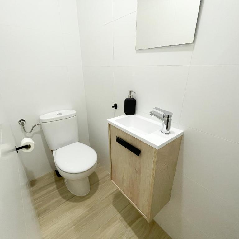 Apartamentos Zaragoza Gran Vía 3000 - Two-Bedroom Apartment - 17