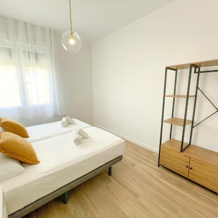 Apartamentos Zaragoza Gran Vía 3000 - Three-Bedroom Standard Apartment - 9