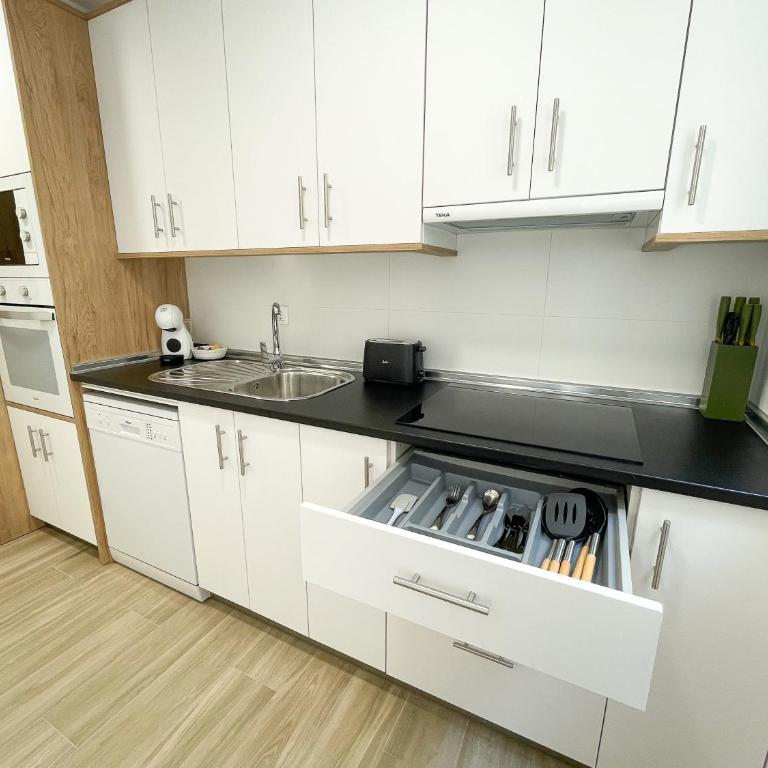 Apartamentos Zaragoza Gran Vía 3000 - Two-Bedroom Apartment - 3