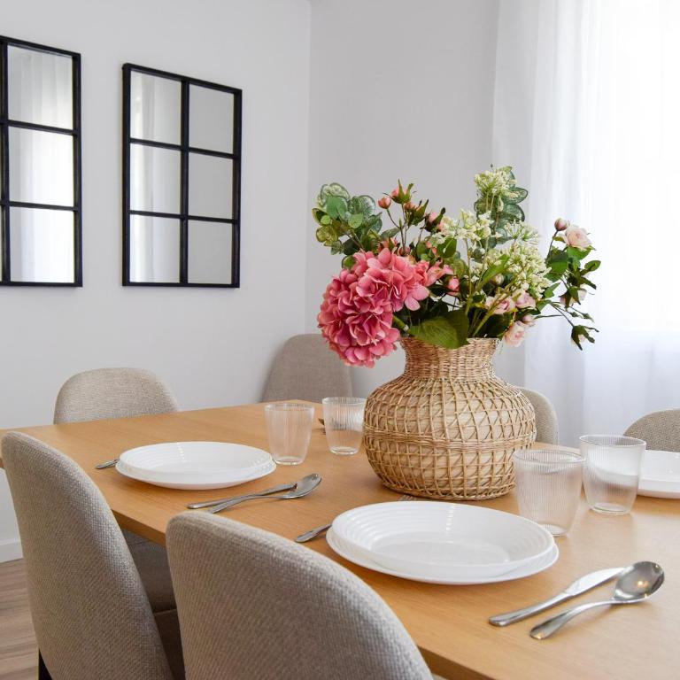 Apartamentos Zaragoza Gran Vía 3000 - Three-Bedroom Standard Apartment - 28