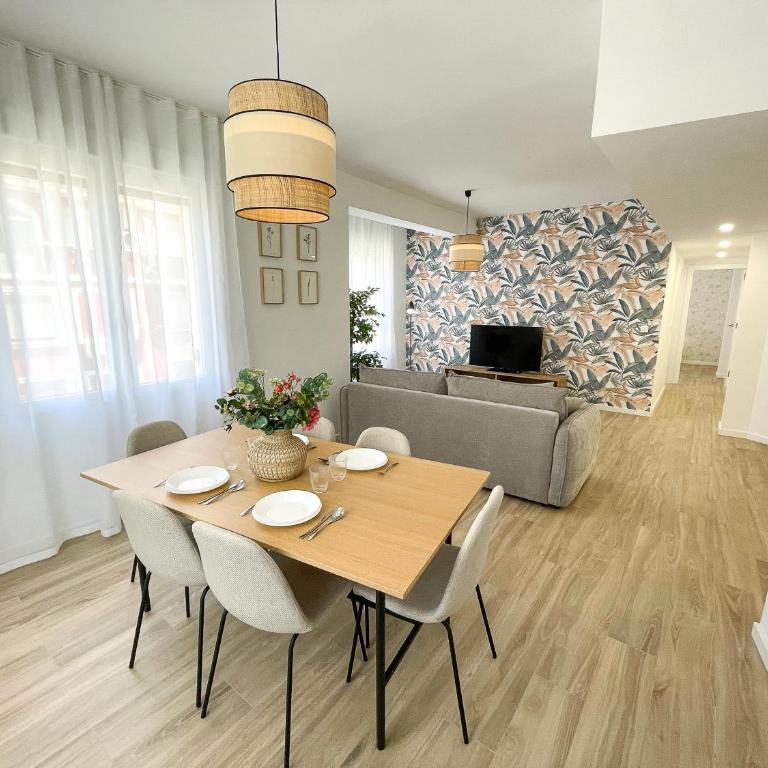 Apartamentos Zaragoza Gran Vía 3000 - Three-Bedroom Standard Apartment - 23
