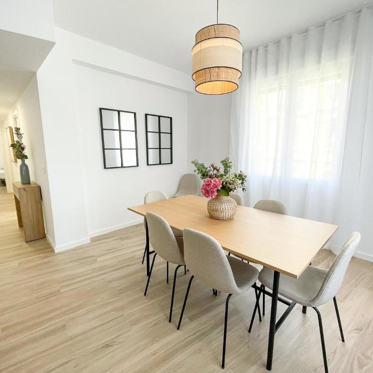 Apartamentos Zaragoza Gran Vía 3000 - Three-Bedroom Standard Apartment - 26