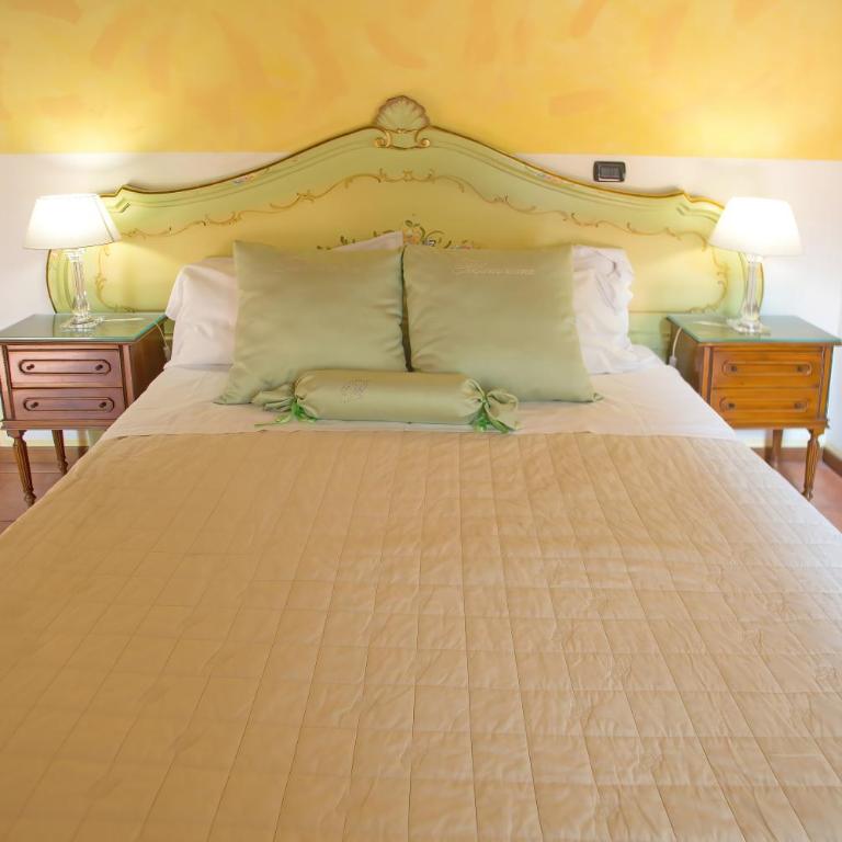 Veronetta House - Deluxe Double or Twin Room with Private Balcony - 8