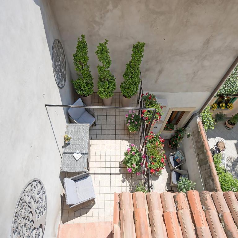Veronetta House - Deluxe Double or Twin Room with Private Balcony - 25
