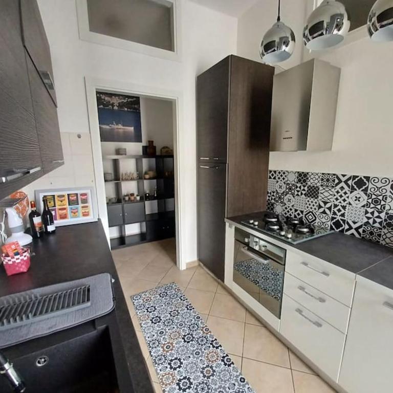 Bright flat just 10 minutes from the city centre - Appartamento con 1 Camera da Letto - 9