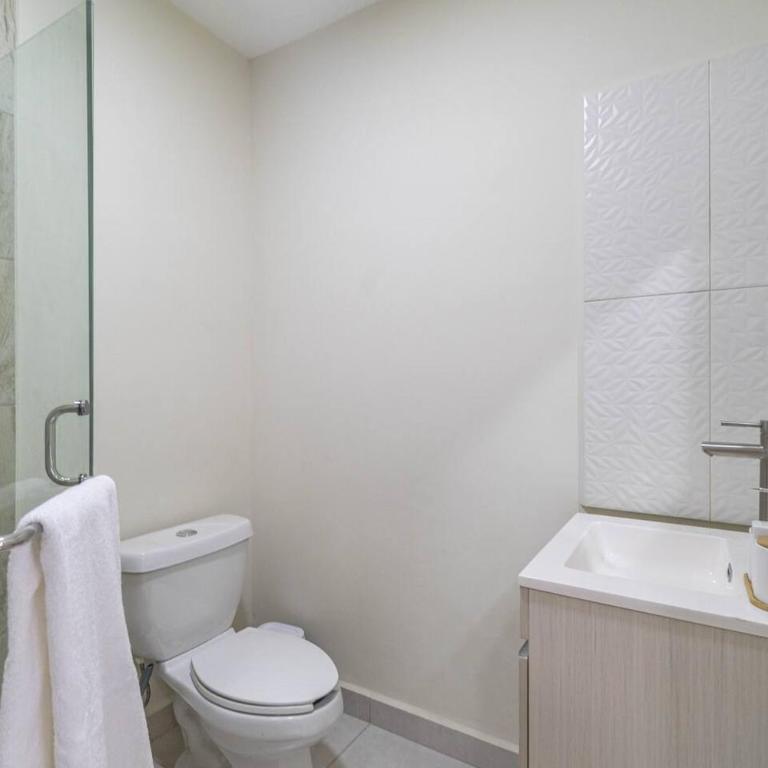 2 BD Suite with Balcony, Gym, Rooftop Pool, Hot Tub - Appartement - 42