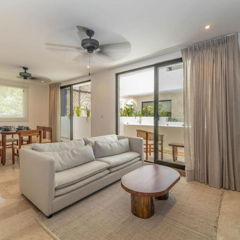 2 BD Suite with Private Balcony, Pool View, Gym - Apartment - 1