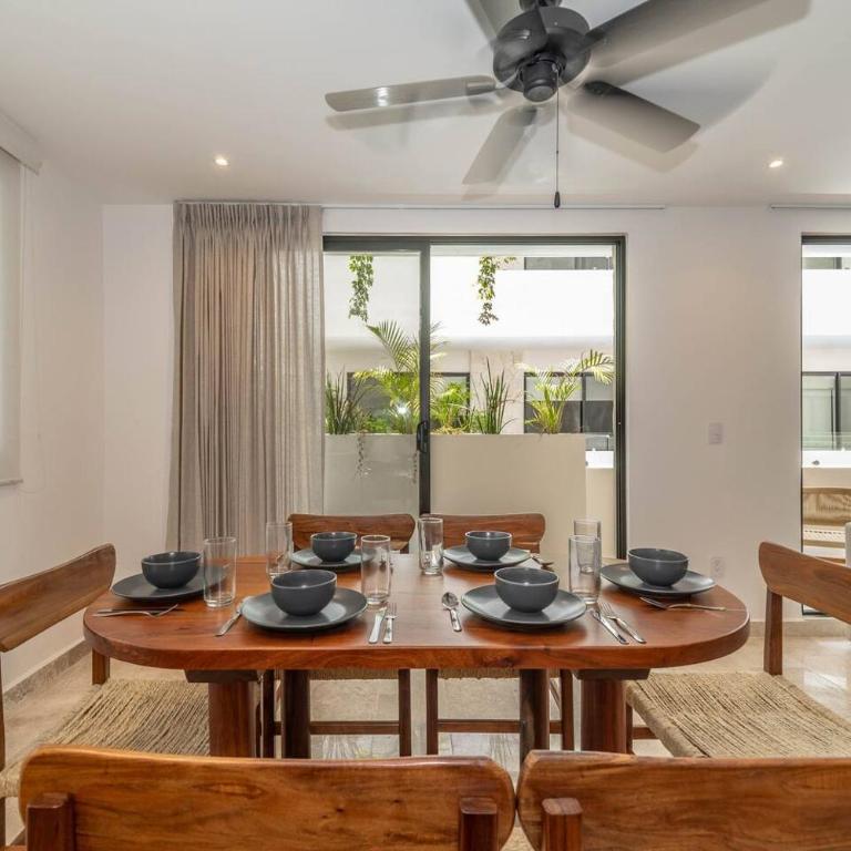 2 BD Suite with Private Balcony, Pool View, Gym - Apartment - 4