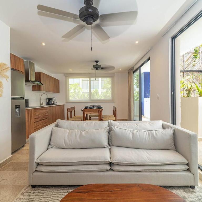 2 BD Suite with Private Balcony, Pool View, Gym - Apartment - 7