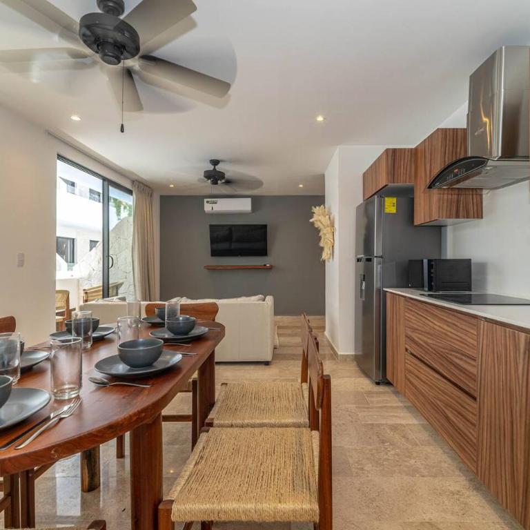 2 BD Suite with Private Balcony, Pool View, Gym - Apartment - 13