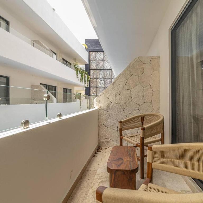 2 BD Suite with Private Balcony, Pool View, Gym - Apartment - 15