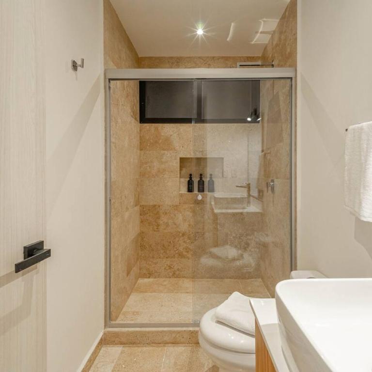 2 BD Suite with Private Balcony, Pool View, Gym - Apartment - 16