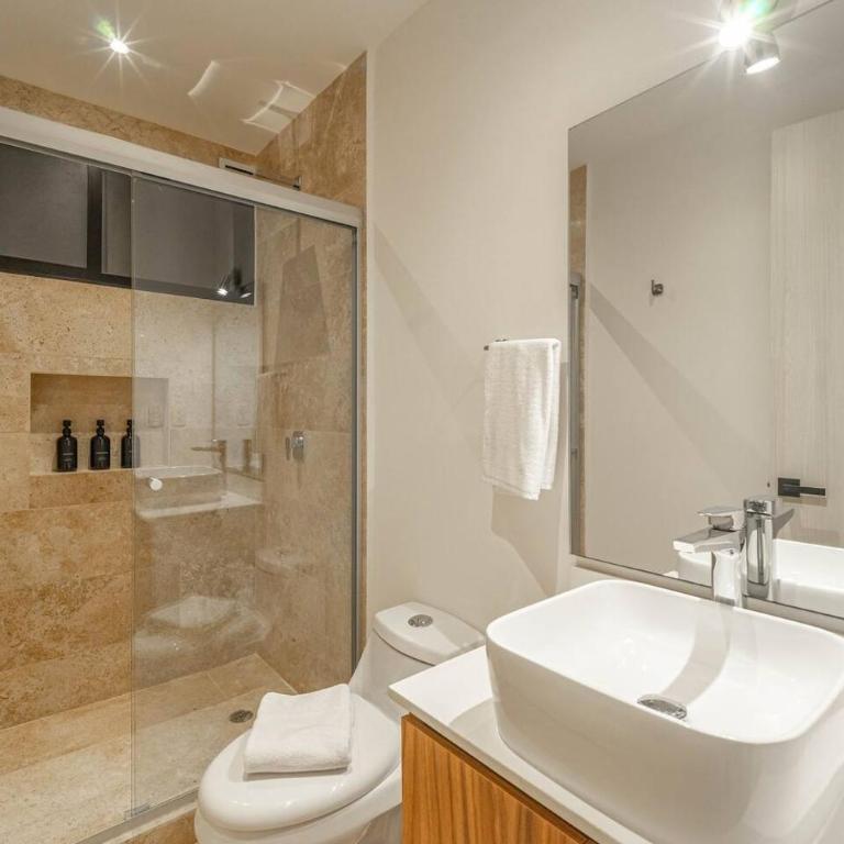 2 BD Suite with Private Balcony, Pool View, Gym - Apartment - 17